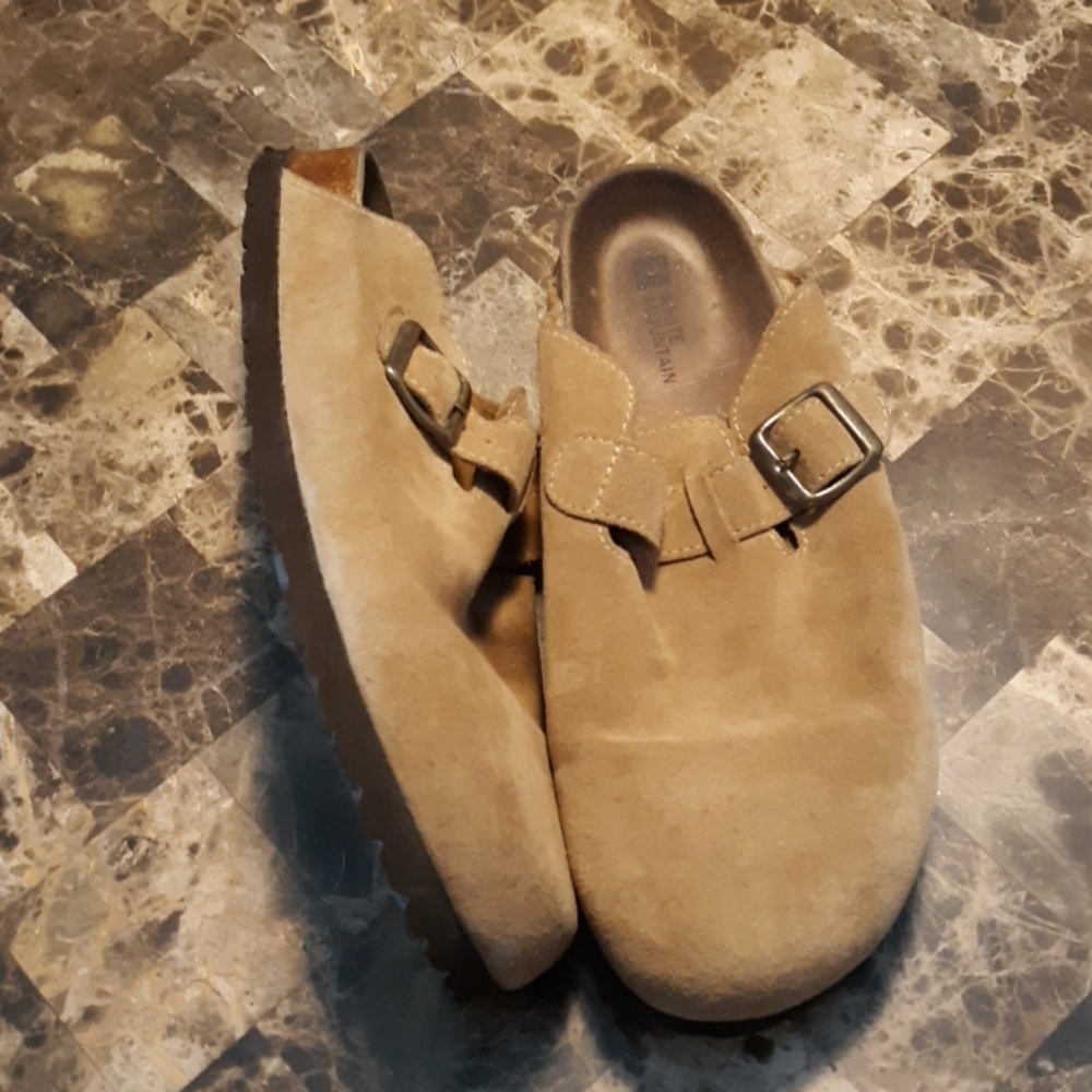 White mountain slip on